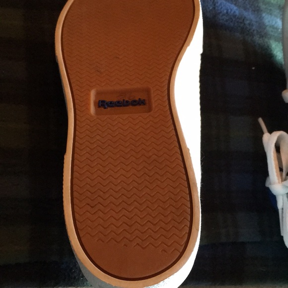 Reebok Women’s Sneakers Size 6.5 gently used - Picture 4 of 5